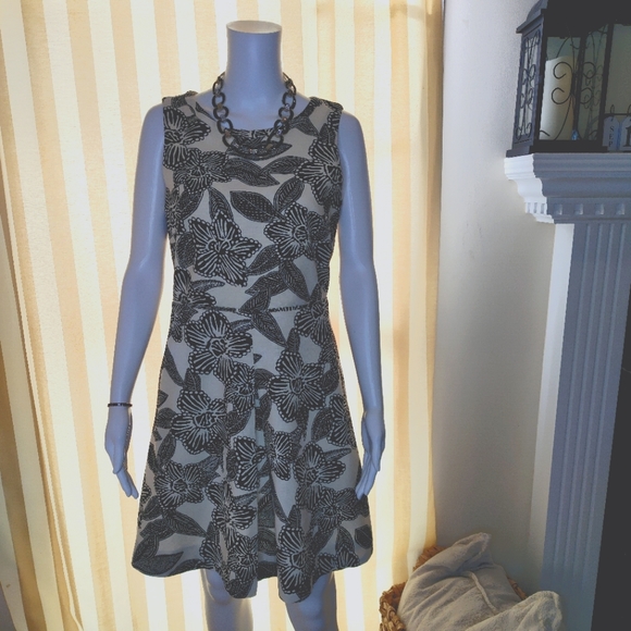 J CREW BOLD FLORAL CROSS-BACK DRESS 4 - Picture 3 of 10